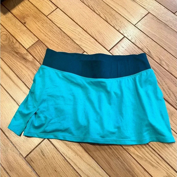 Nike - Dri-Fit Skort with Shorts Built-In - Picture 3 of 8